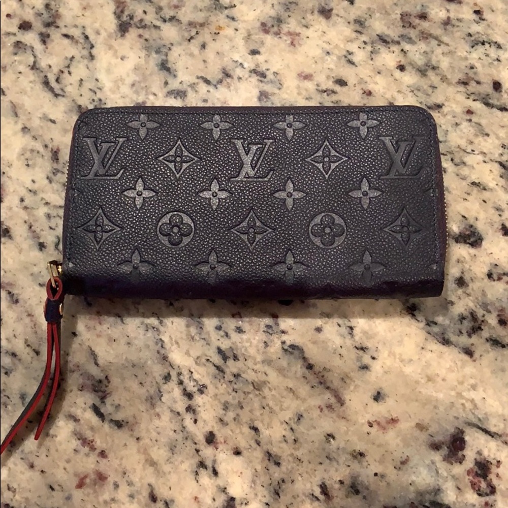 Luis Vuitton Zippy Wallet
